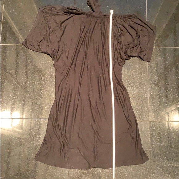 Open back black dress - Picture 3 of 4